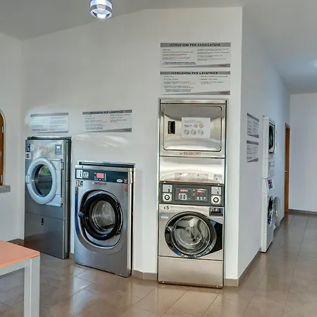 Daire The Fantastic Residenza Badus-1 Bedroom Sleeps 4 -seaview-no0814 *