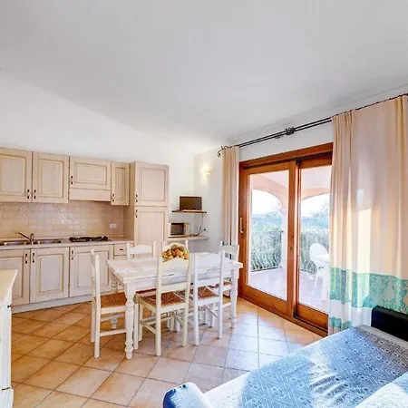 The Fantastic Residenza Badus-1 Bedroom Sleeps 4 -seaview-no0814 Daire Badesi